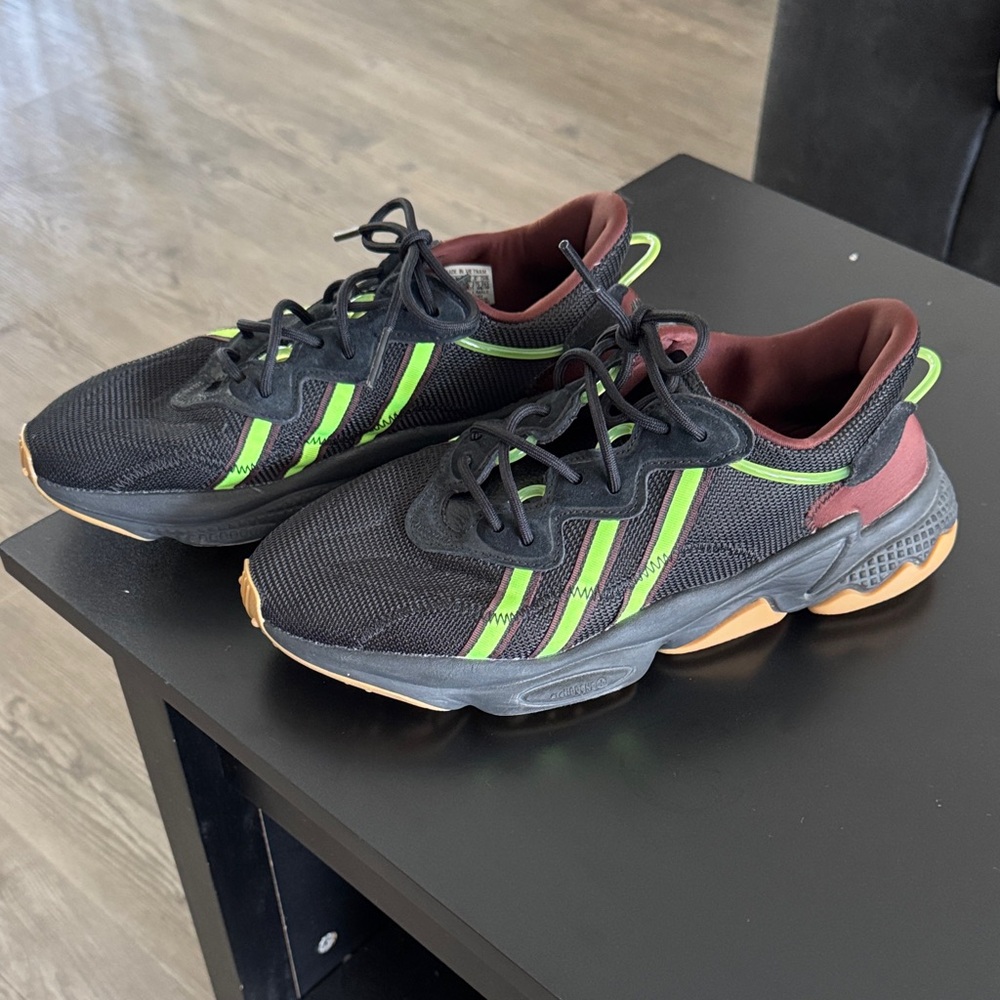 Men’s size US 9.5 Adidas x Pusha T Ozweego lace-up sneakers Black & Green